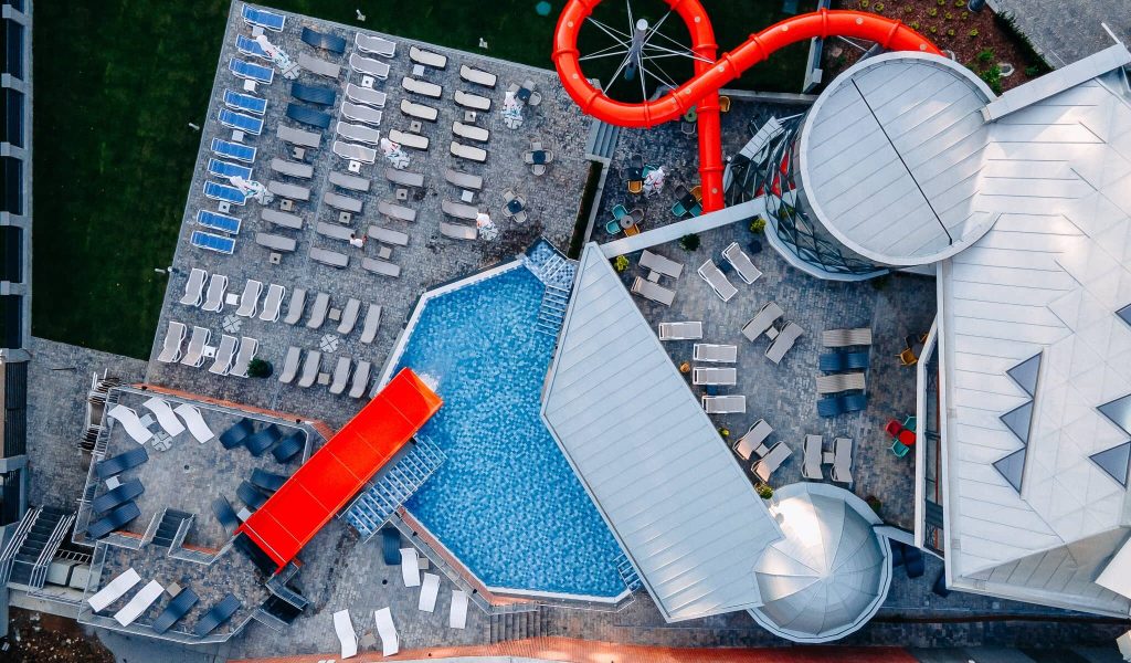 vedere de sus hotel crystal piscine