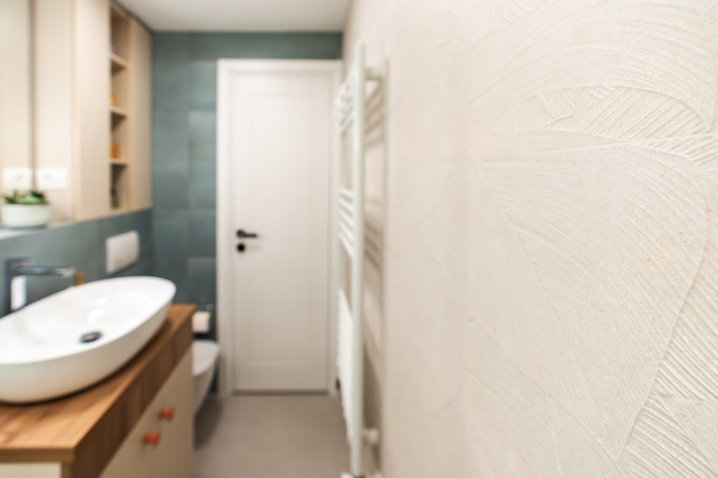 Au transformat un apartament de trei camere într-un spațiu colorat și optimist - FOTO: Costinela Buga
