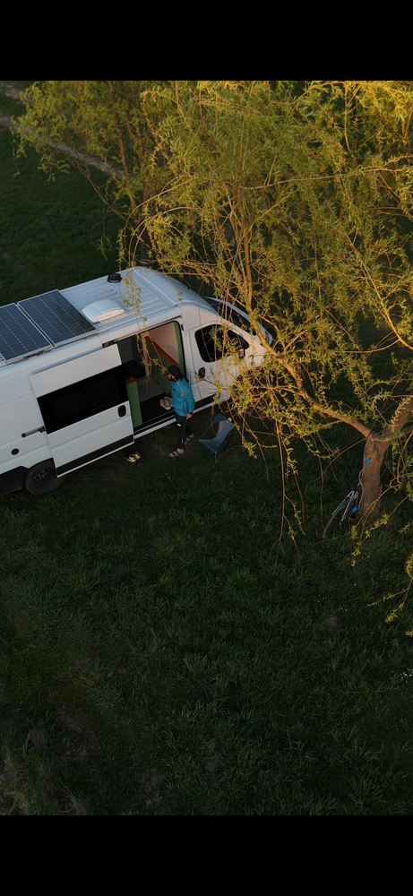 Camperul a fost gândit pentru locuit full-time, nu doar pentru vacanțe 