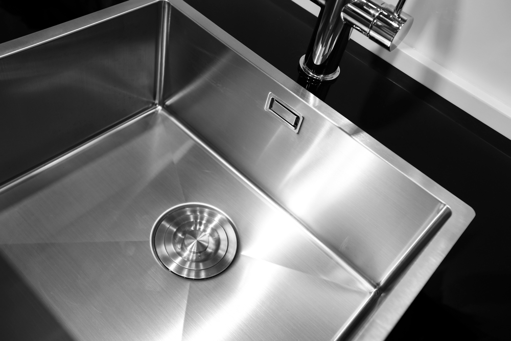 chiuveta inox strălucitoare 