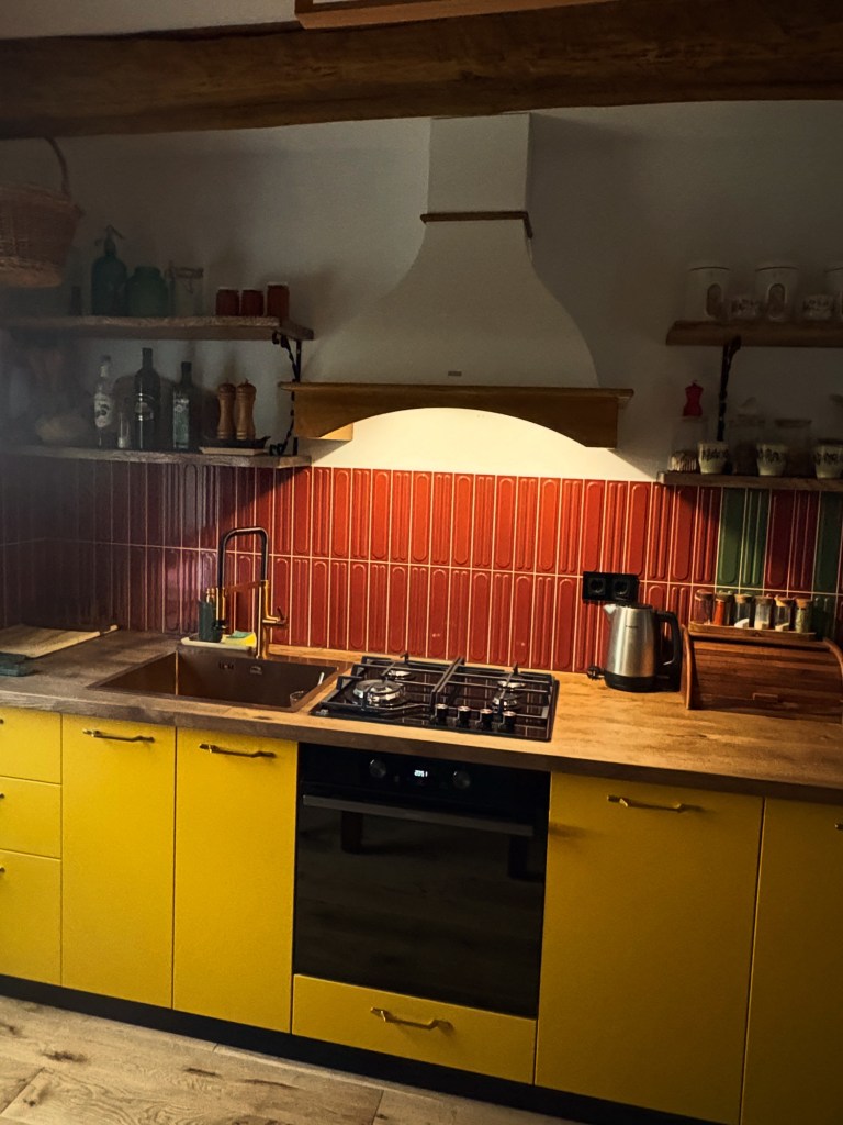 Raul a gândit design-ul, inspirat de proiectele văzute pe Instagram sau Pinterest