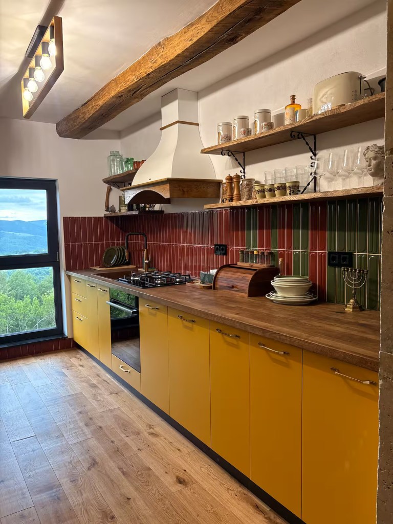 Raul a gândit design-ul, inspirat de proiectele văzute pe Instagram sau Pinterest